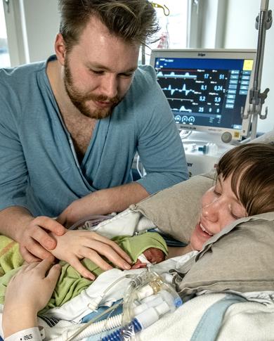 Neonatalavdelningen på USÖ, prematurt barn, med andningshjälp
