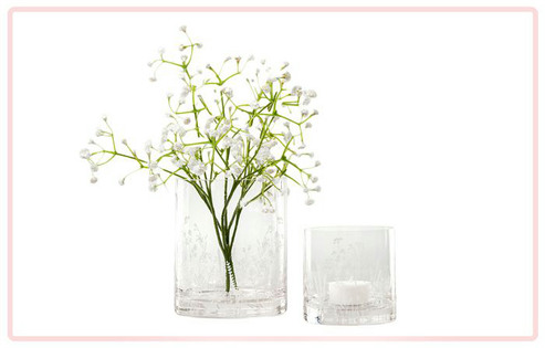 Ljuslykta eller att använda som blomvas glas med blommönster i vitt