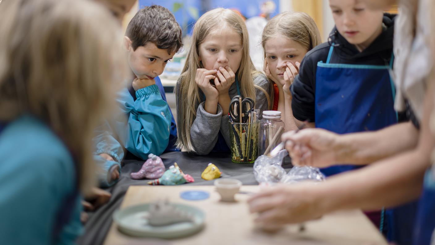 Färg och form på Kulturskolan i Nora. På bild synliga från vänster: Mohammed Abou, John Krekula, Nore Krekula och Sigge Bernström.